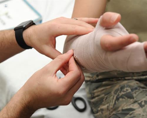 Encuentra a tu traumatólogo para lesiones de muñeca en Almería